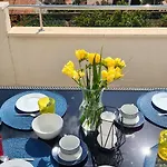 Cin&co Apartman *