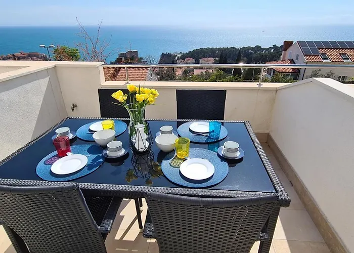 Cin&co شقة دوبروفينك